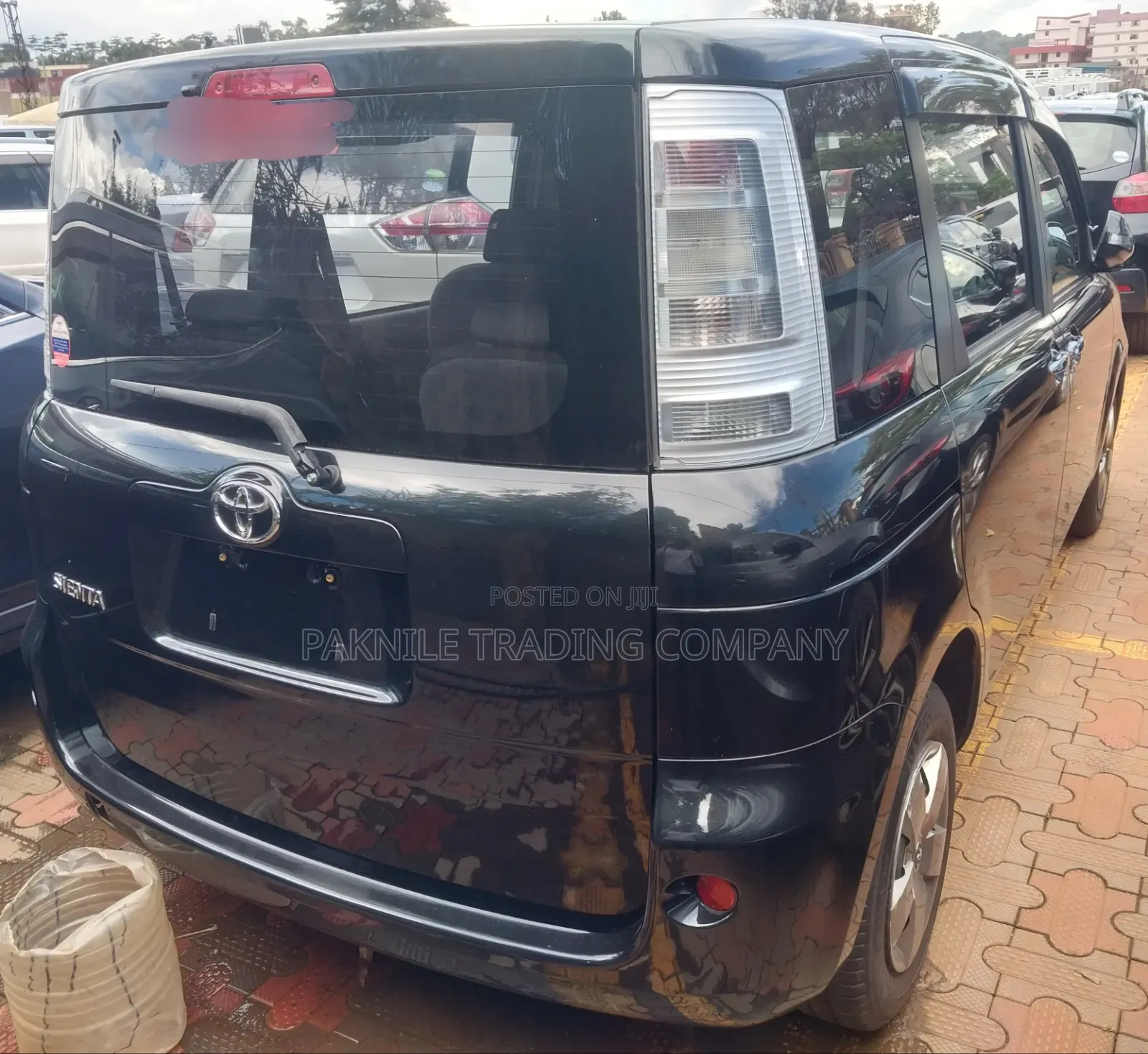 Toyota Sienta 2012 Black