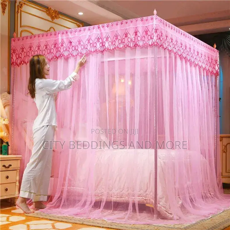 Luxurious Fourstand Mosquito Net