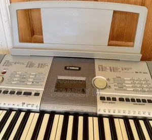 Yamaha PSR 295 Keyboard Piano