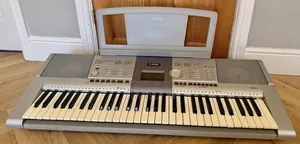 Yamaha PSR 295 Keyboard Piano