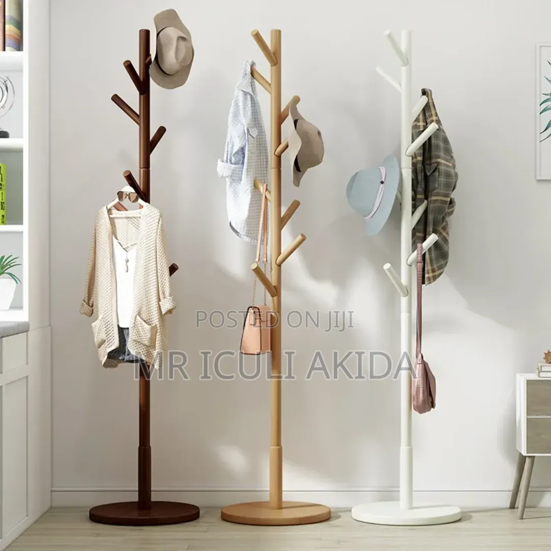 Freestanding Tree-Style Solid Wood Coat Rackwith Staggered Hooks