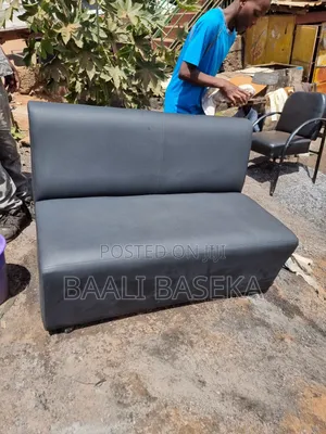 Normal Salon Waiting Chair