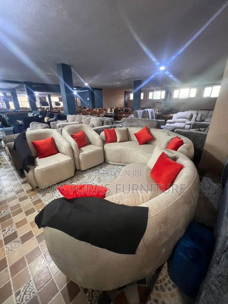Quality Luxurious Sofas/ 7 Seaters Sofa