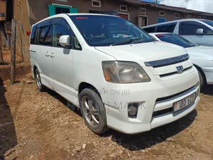 Toyota Noah 2.0 FWD (8 Seater) 2005 Pearl
