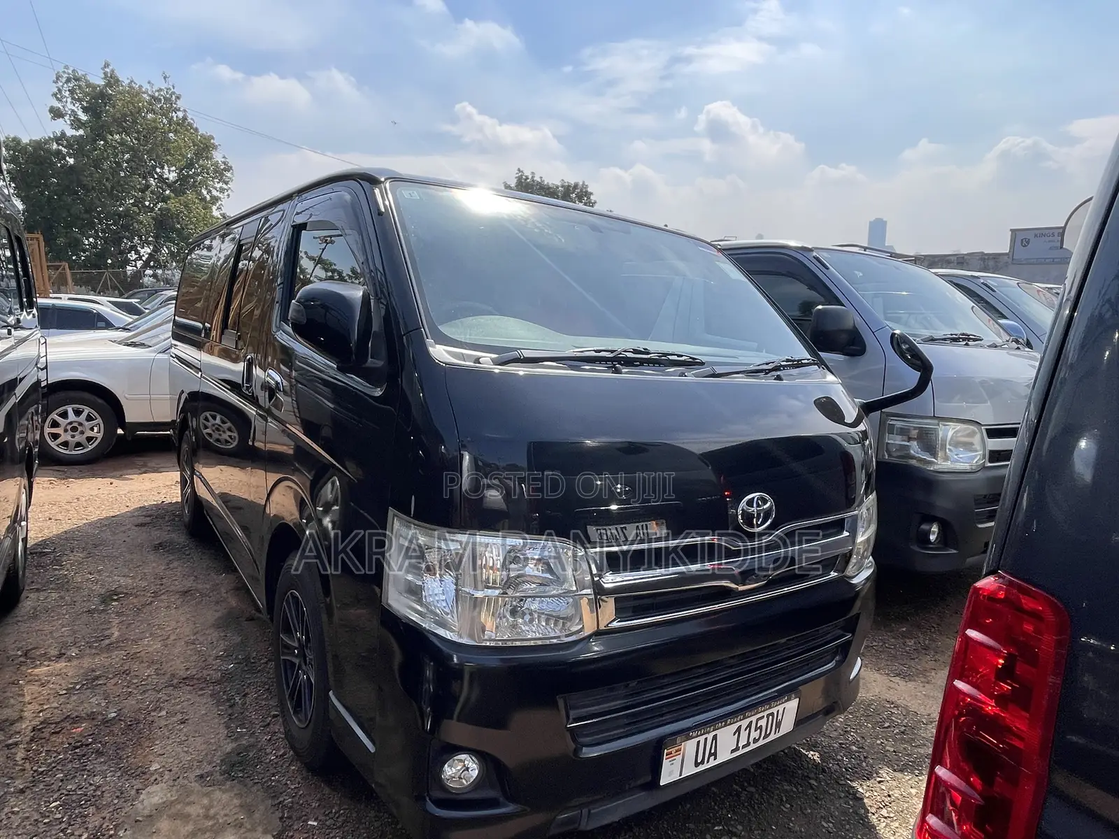Toyota HiAce 2014 Black