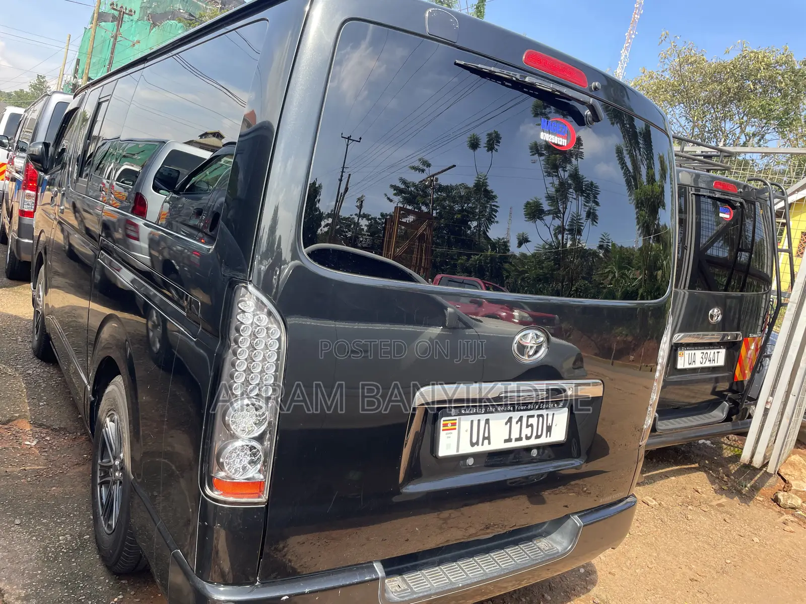 Toyota HiAce 2014 Black