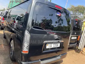 Toyota HiAce 2014 Black