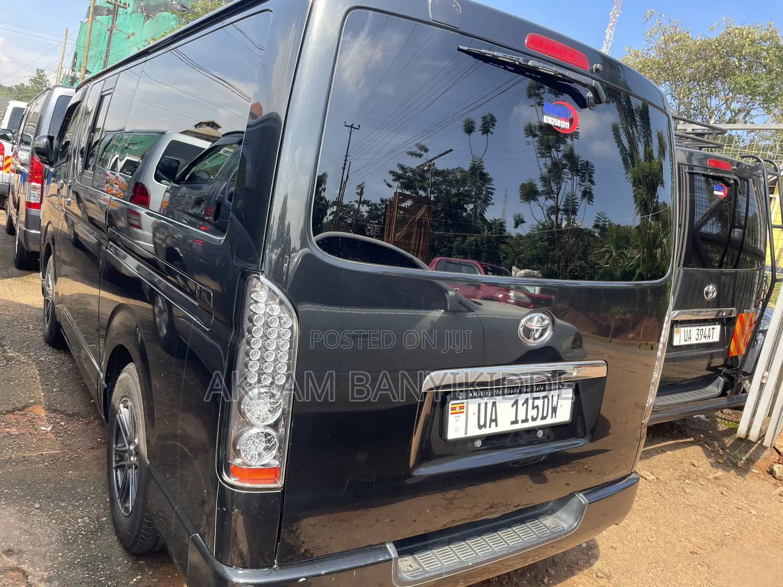 Toyota HiAce 2014 Black