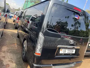 Toyota HiAce 2014 Black