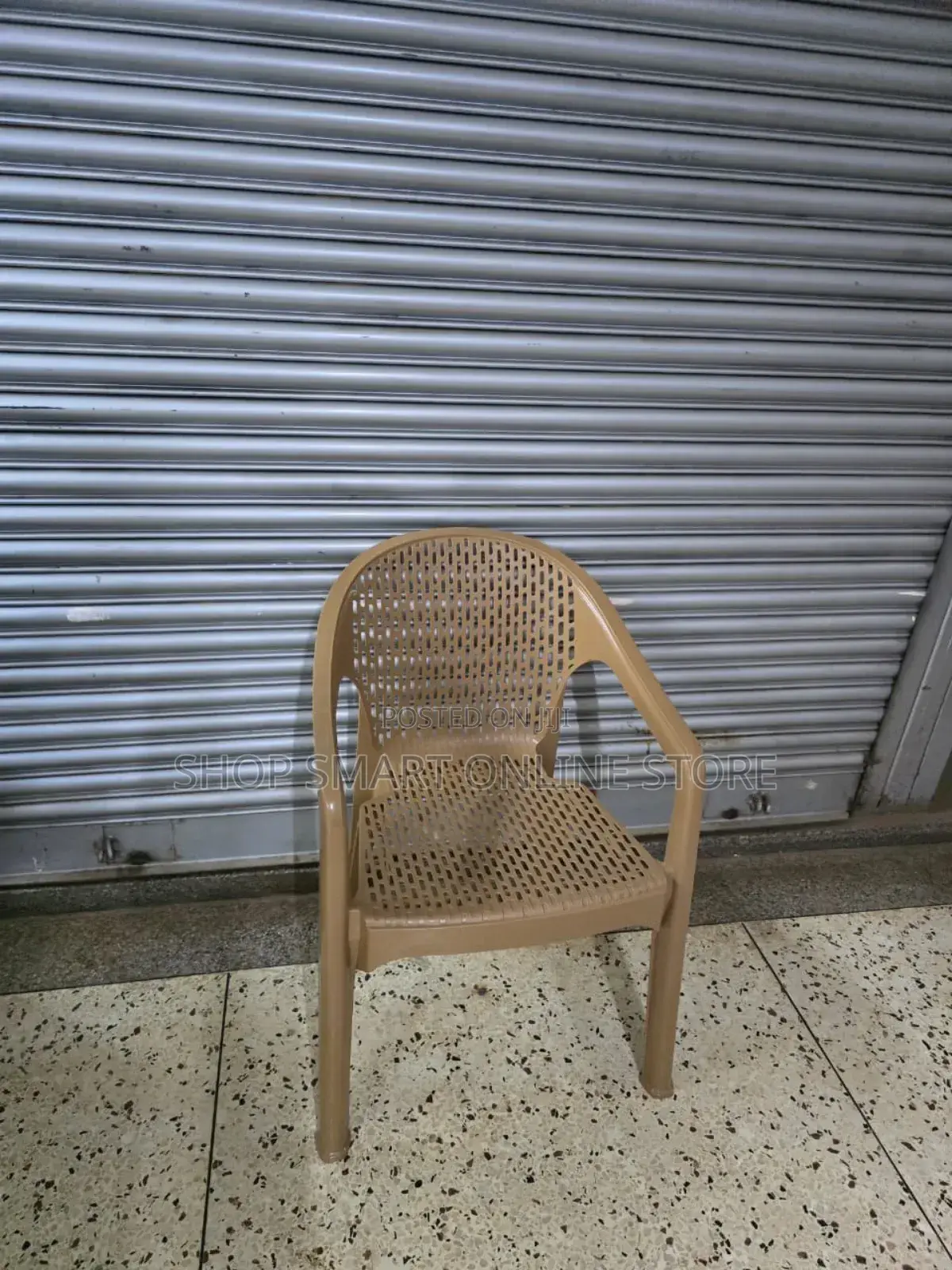Plastic Chairs Plastic Chairs
