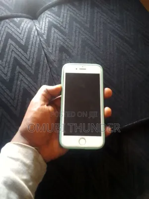 Apple iPhone 8 64 GB White