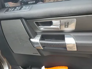 Land Rover Discovery 2013 Gray