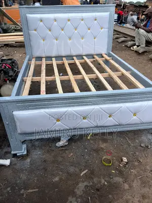 Classic Tufted Bed