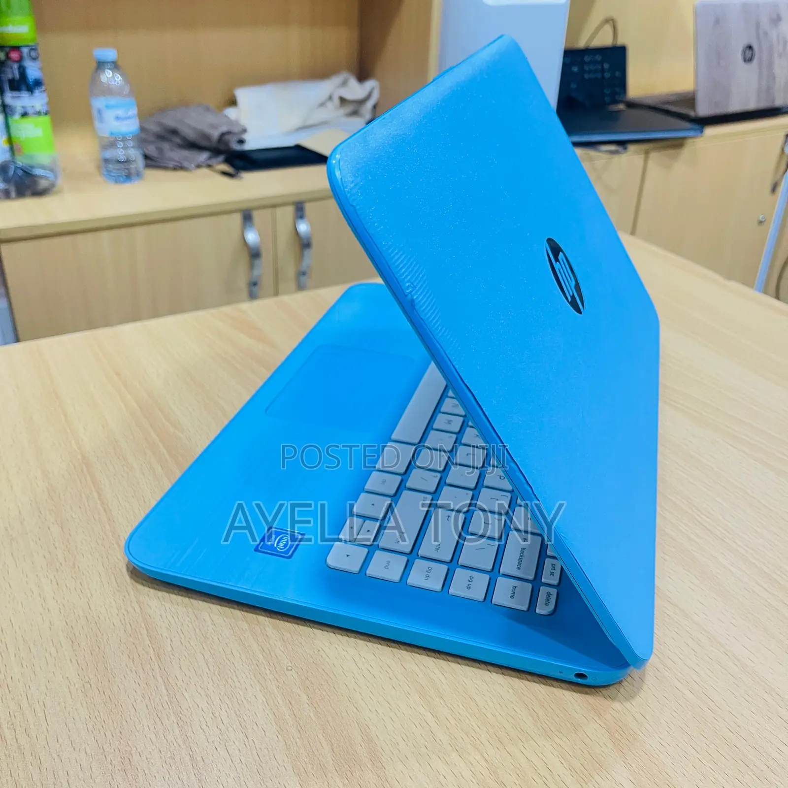 New Laptop HP Stream 14-cb130nr 4GB Intel Celeron SSD 32GB
