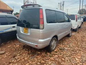 Toyota Noah 2001 Silver