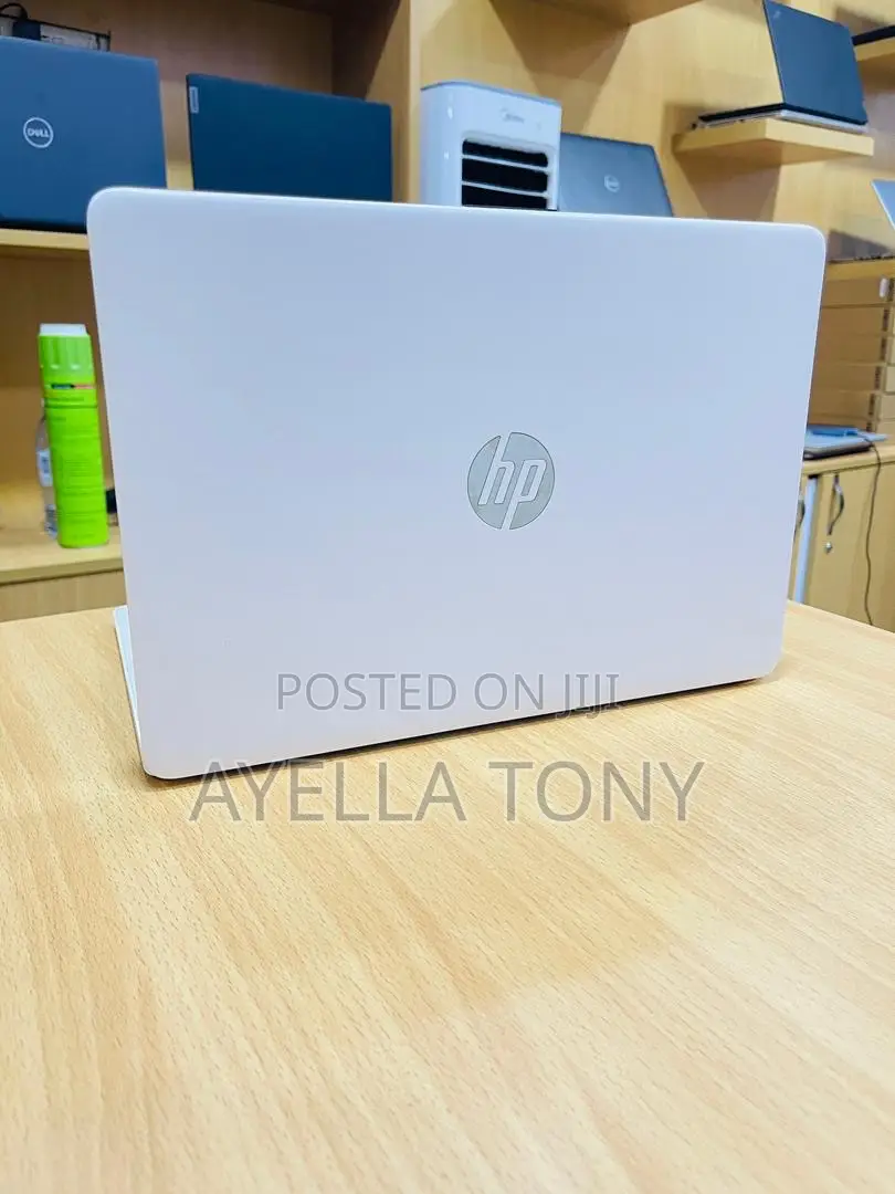 New Laptop HP Stream 14-cb110nr 8GB Intel Core i7 SSD 256GB