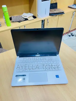 New Laptop HP Stream 14-cb110nr 8GB Intel Core i7 SSD 256GB