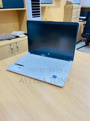 New Laptop HP Stream 14-cb110nr 8GB Intel Core i7 SSD 256GB