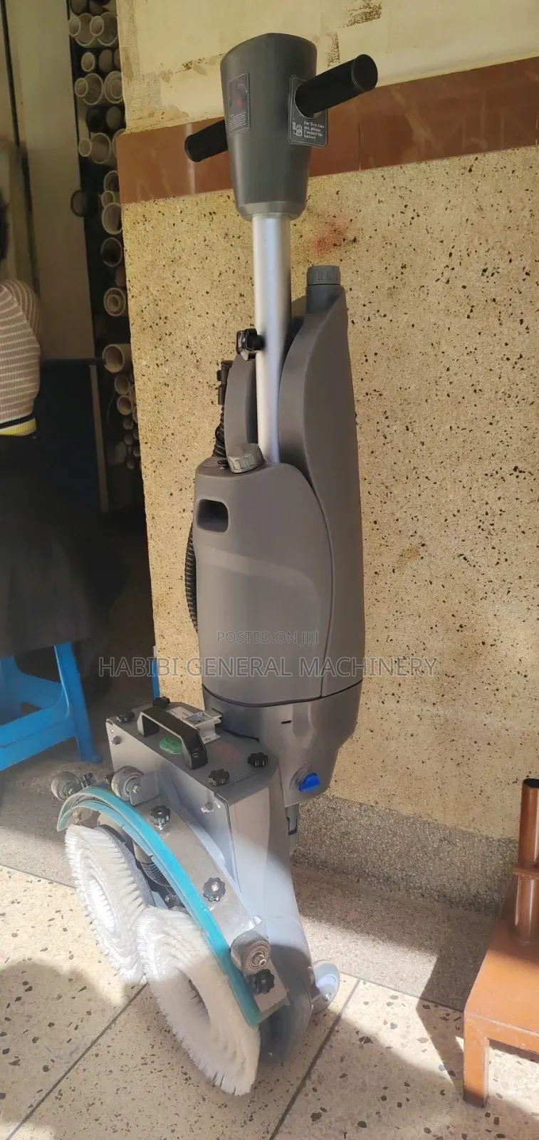 Cordless/Battery Powered High Quality Auto Dry Floor Scrubber