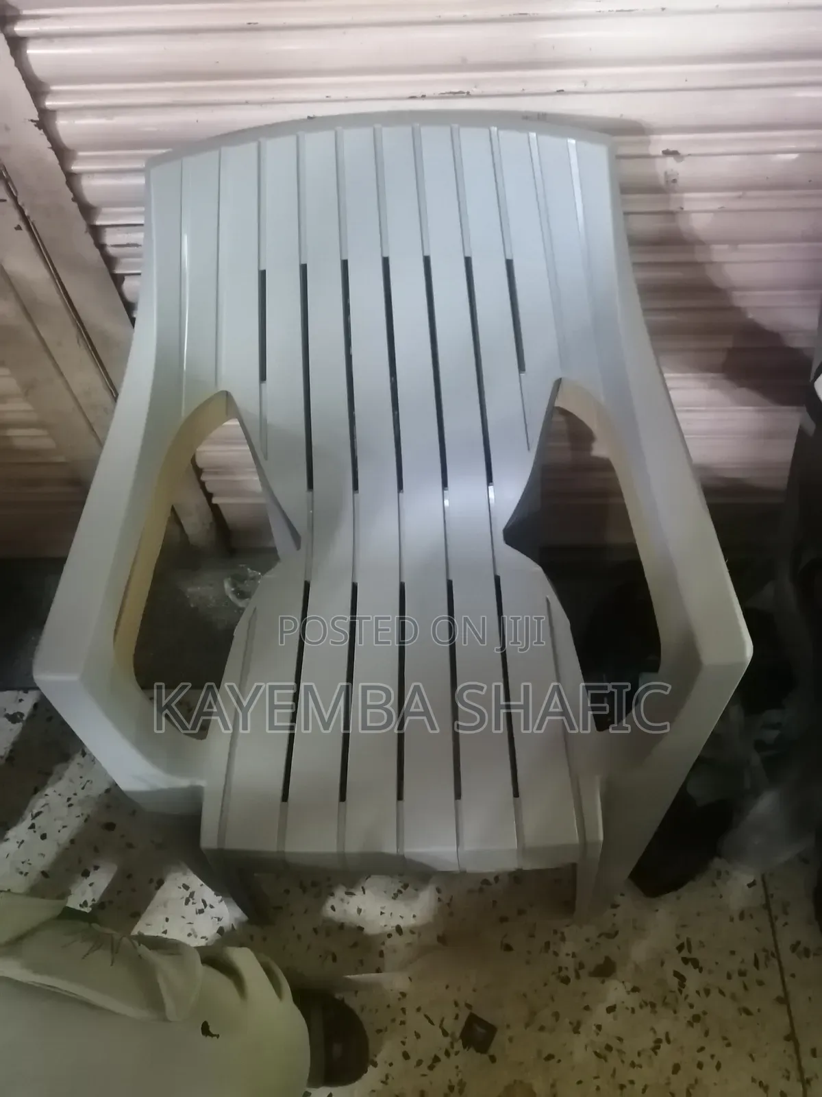 High Quality Big Black Plastic Stackable Arms Chair