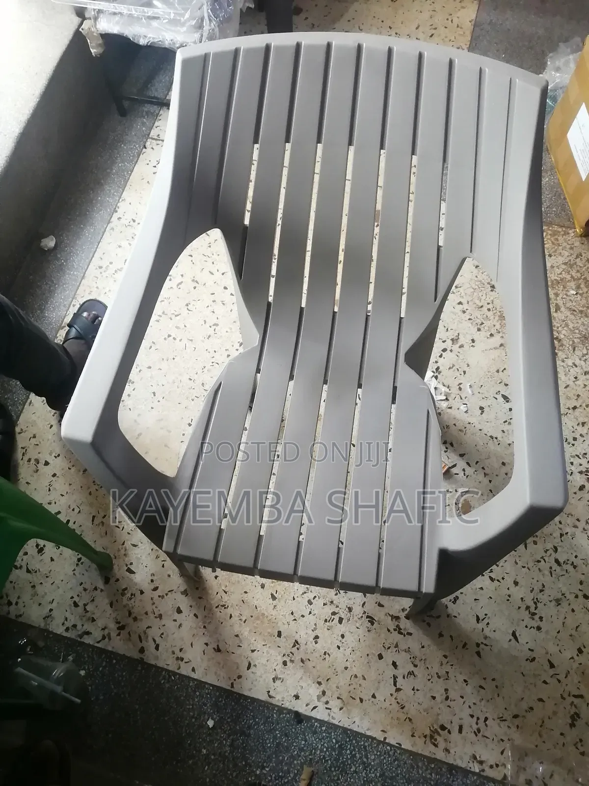 High Quality Big Black Plastic Stackable Arms Chair