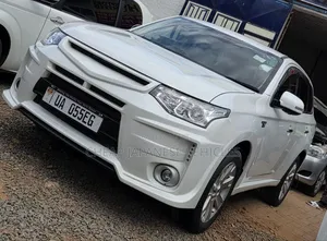 Mitsubishi Outlander 2.0 PHEV AWD 2013 White