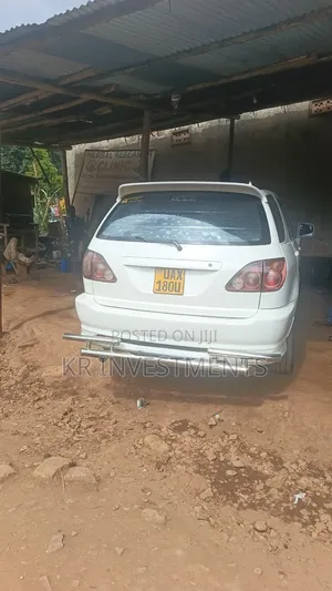 Toyota Harrier 3.0 V6 4WD 1999 White