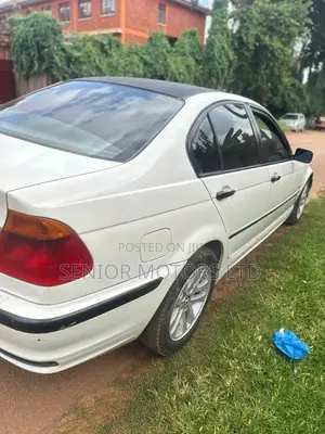 BMW 318i 2002 White