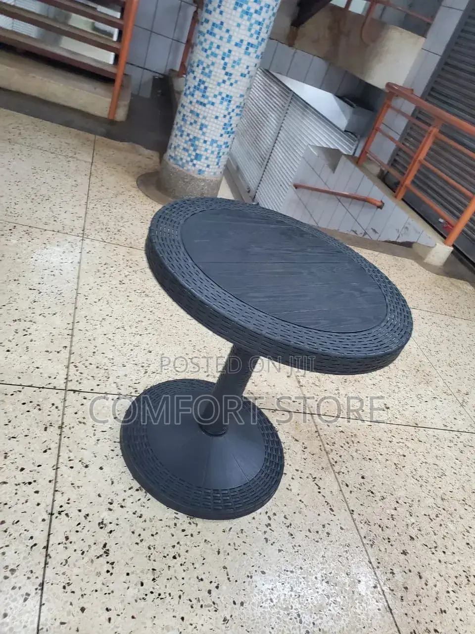 Round Black Dinning Table