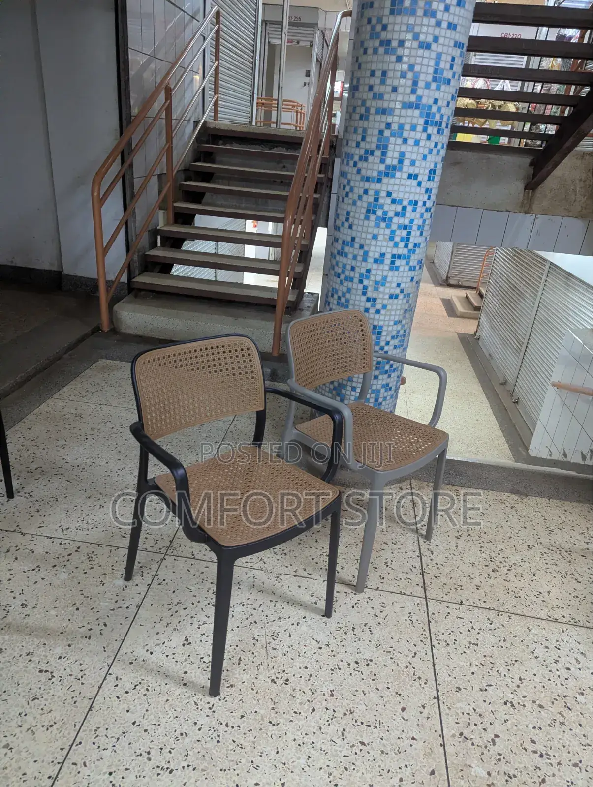 Morden Plastic Dinner Chairs