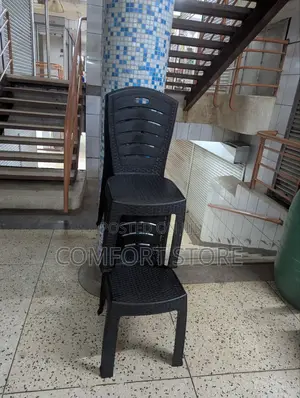 Plastic Black Restaurant Chairs