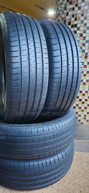 235 65 R17 Dunlop Tires From Japan Be Vry Comfortable on Ur Way.