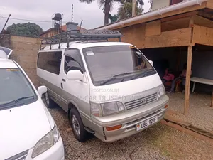 Toyota HiAce 1999 White