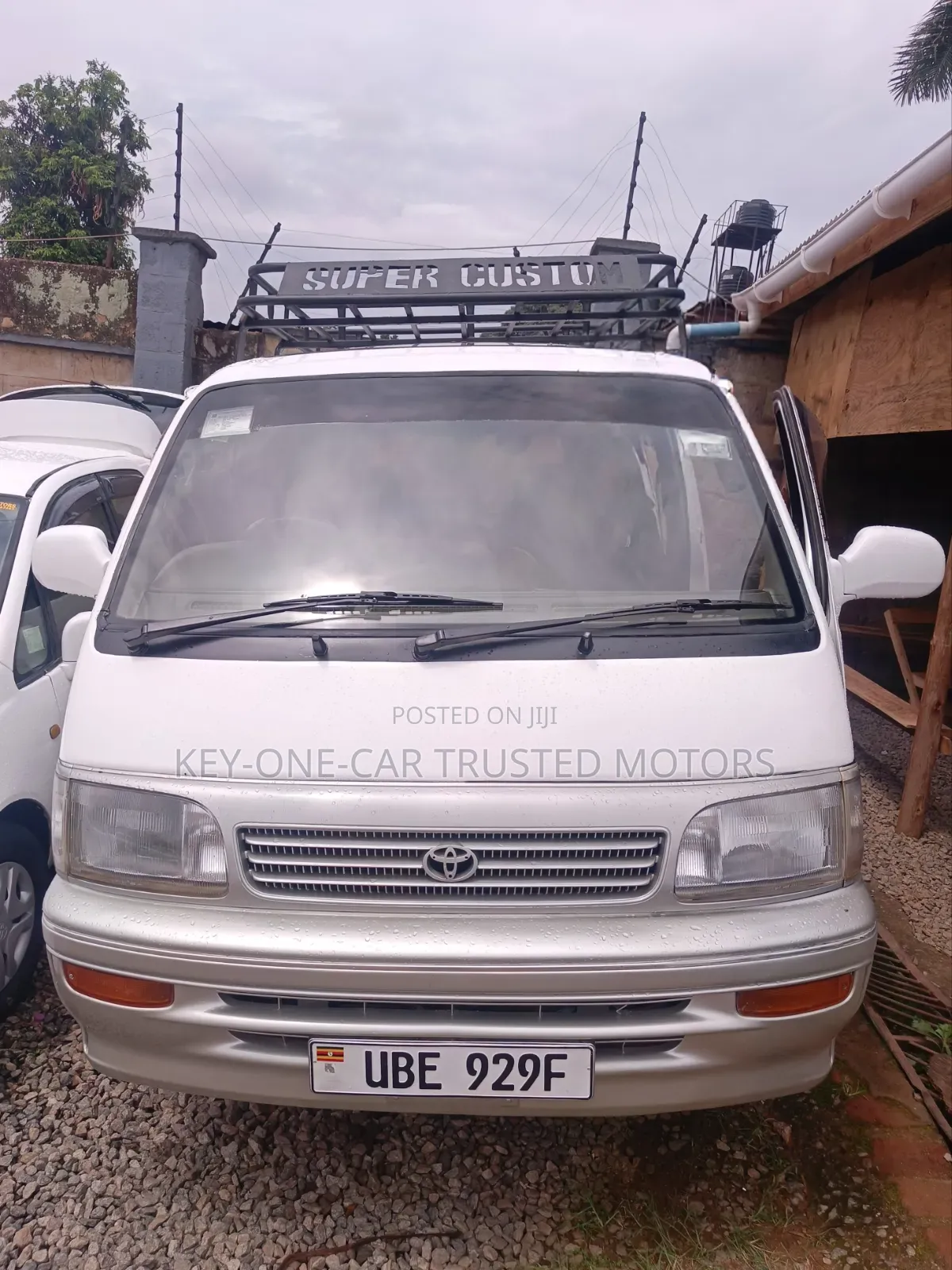 Toyota HiAce 1999 White