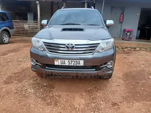 Toyota Fortuner 2013 Gray