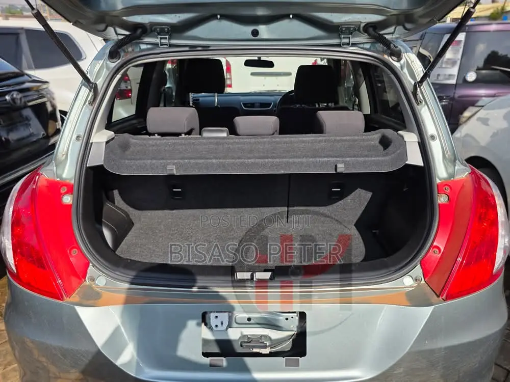 Suzuki Swift 2012 Gray