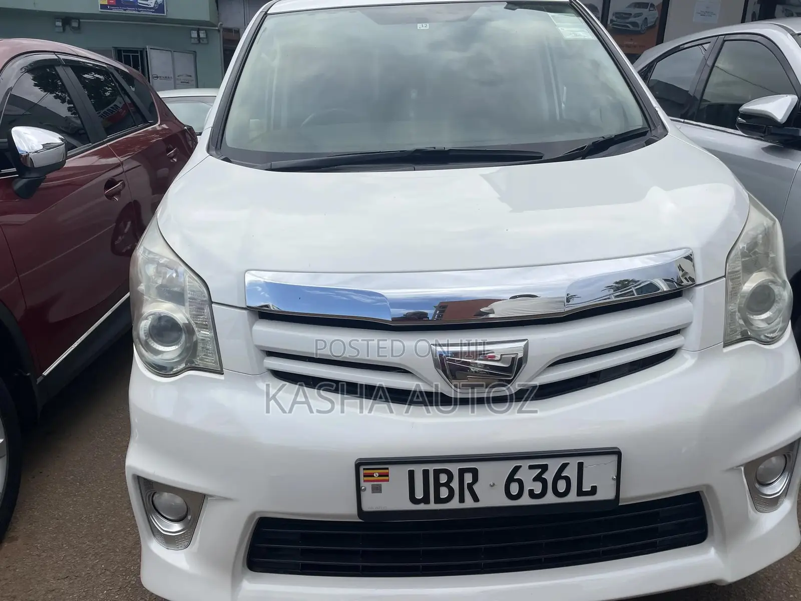 Toyota Noah 2011 White