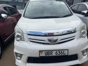 Toyota Noah 2011 White