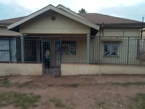 3bdrm House in Central Division for rent