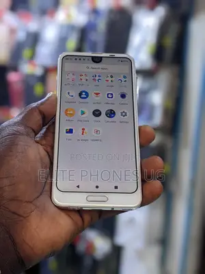 Sharp Aquos R2 64 GB White