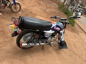 Bajaj Boxer 100 2019 Red