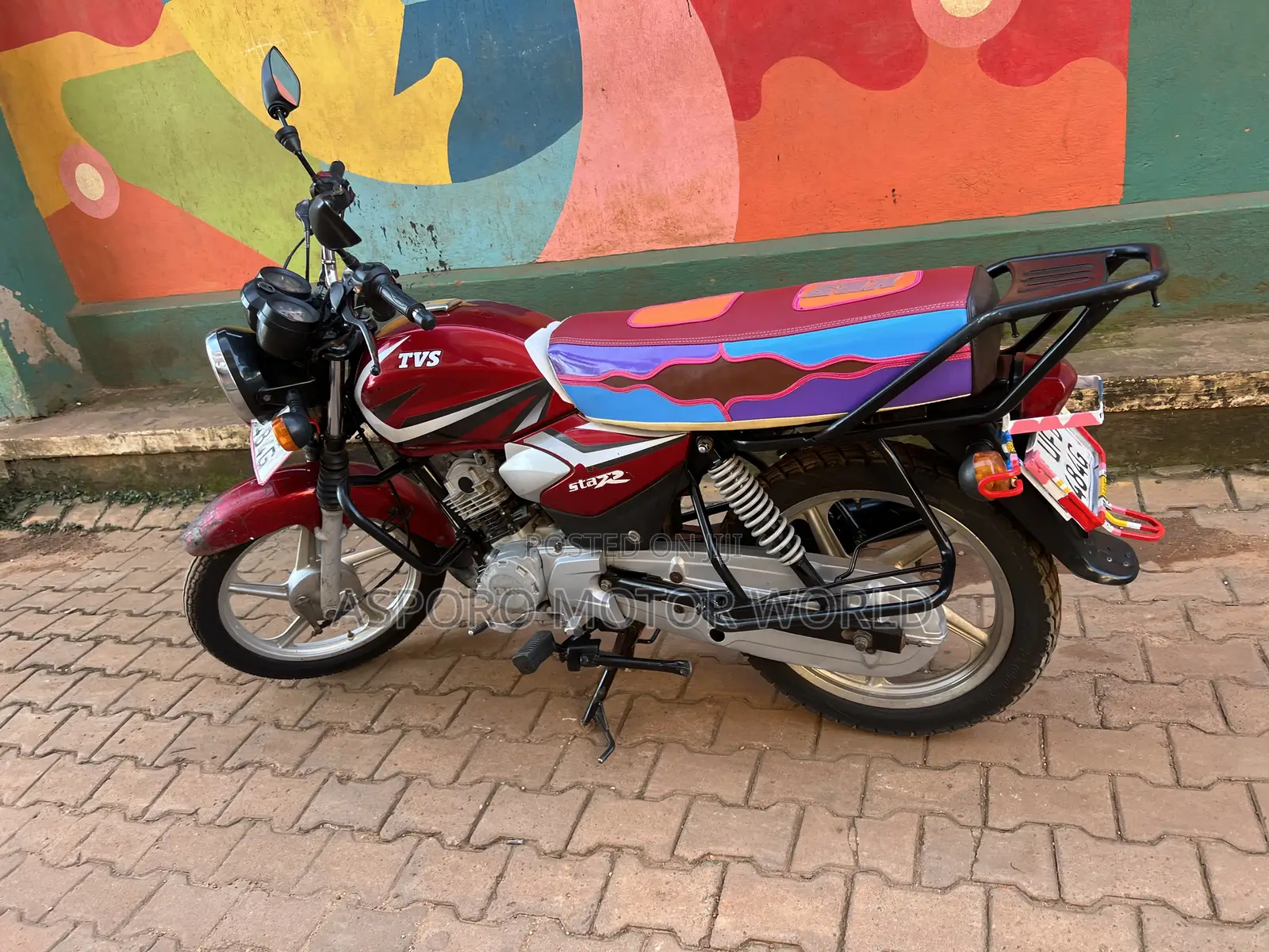 TVS HLX 125 2022 Red