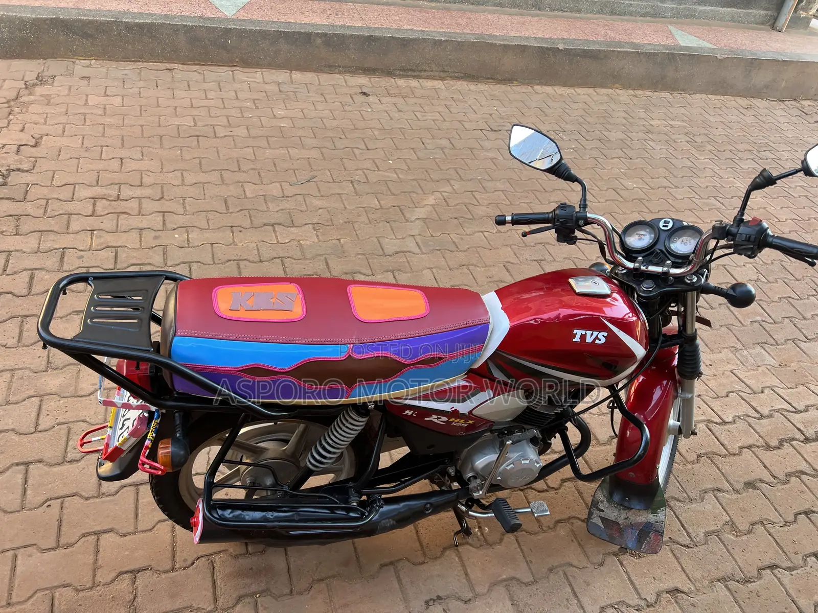 TVS HLX 125 2022 Red