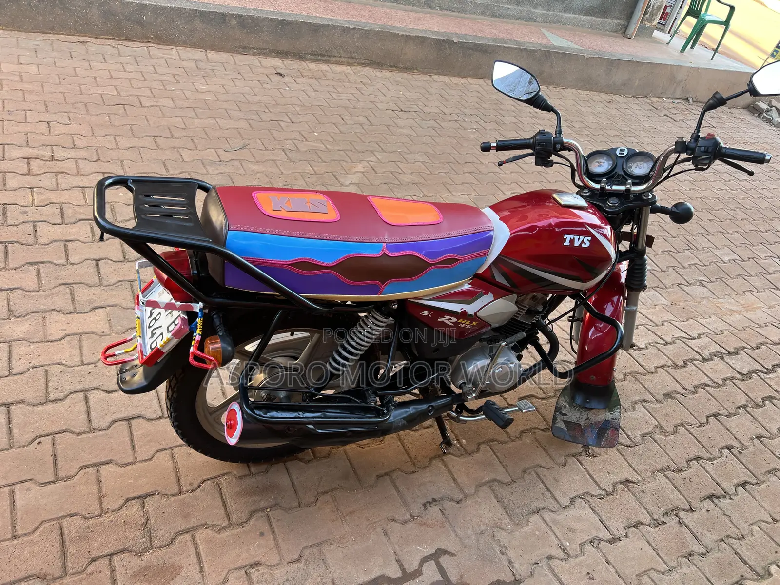 TVS HLX 125 2022 Red