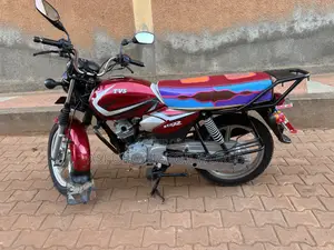 TVS HLX 125 2022 Red