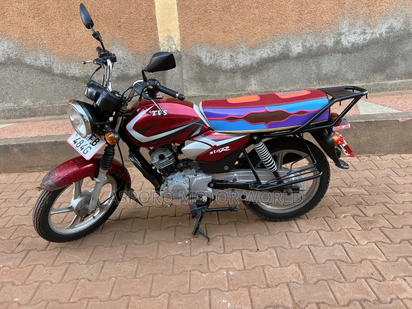 TVS HLX 125 2022 Red