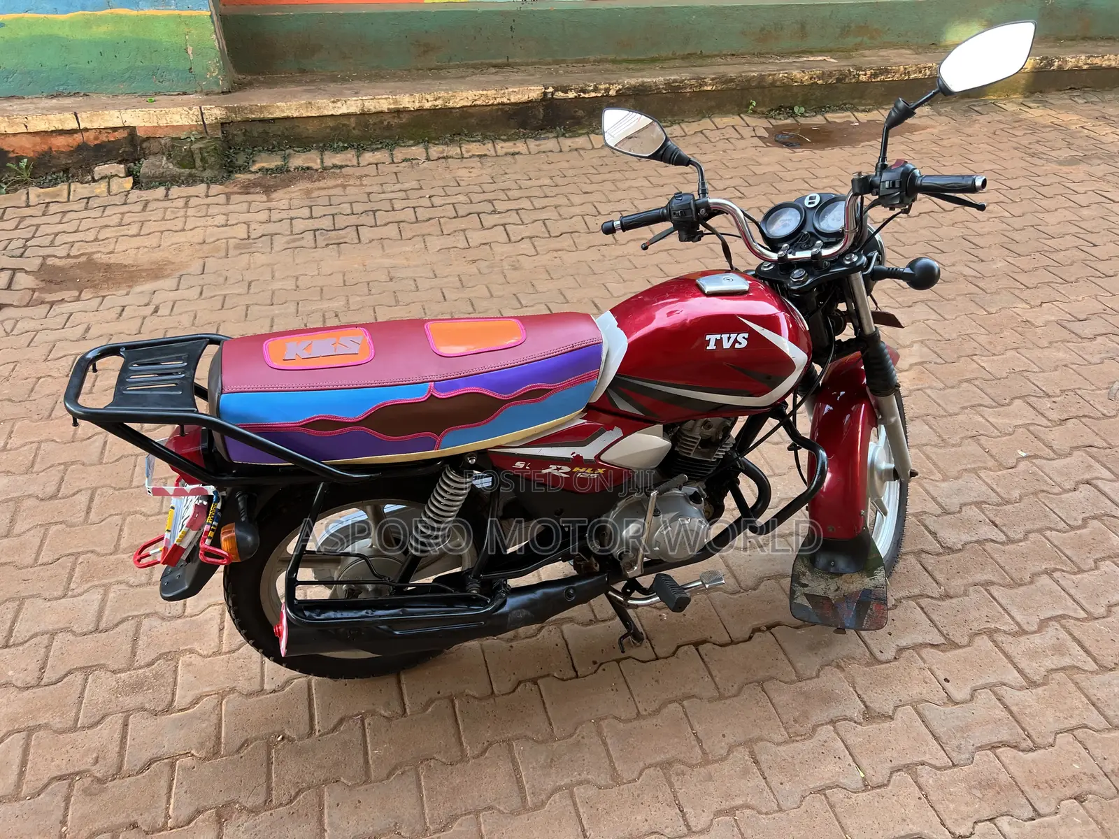 TVS HLX 125 2022 Red