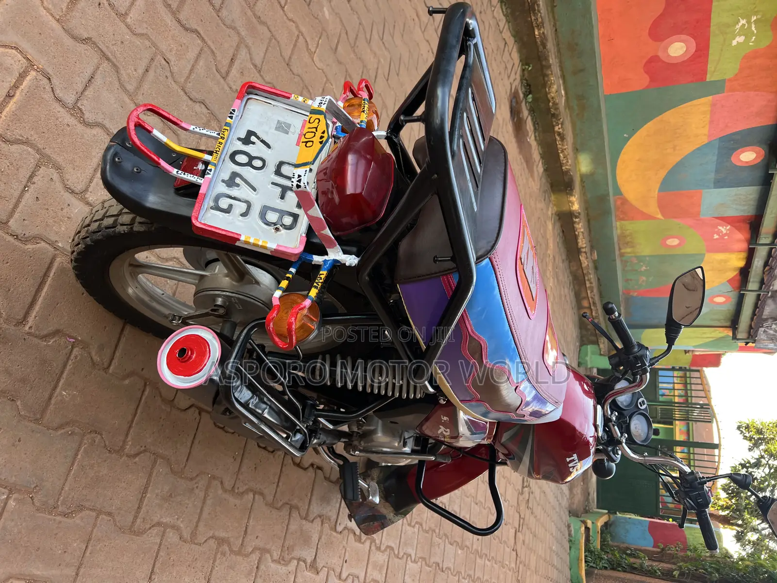 TVS HLX 125 2022 Red