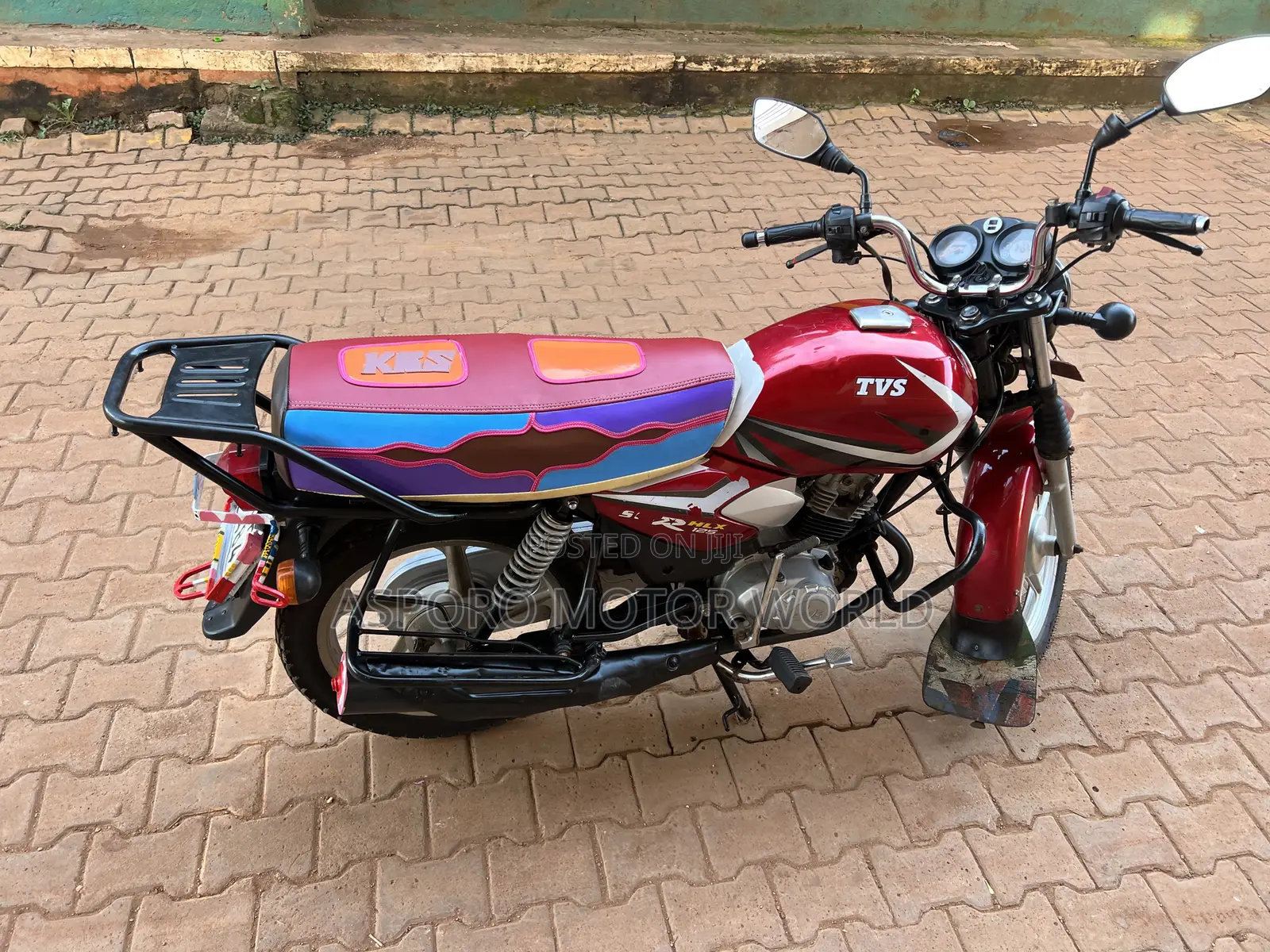 TVS HLX 125 2022 Red
