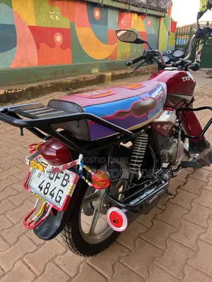 TVS HLX 125 2022 Red